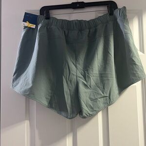 NWT! Old Navy Women's Athletic Shorts in Sage. Size XL.